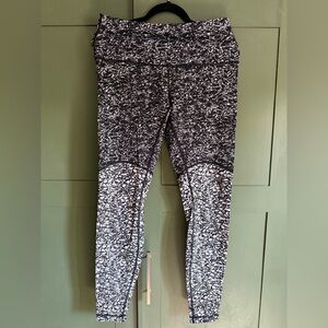 Lululemon Black & White Abstract Print Leggings